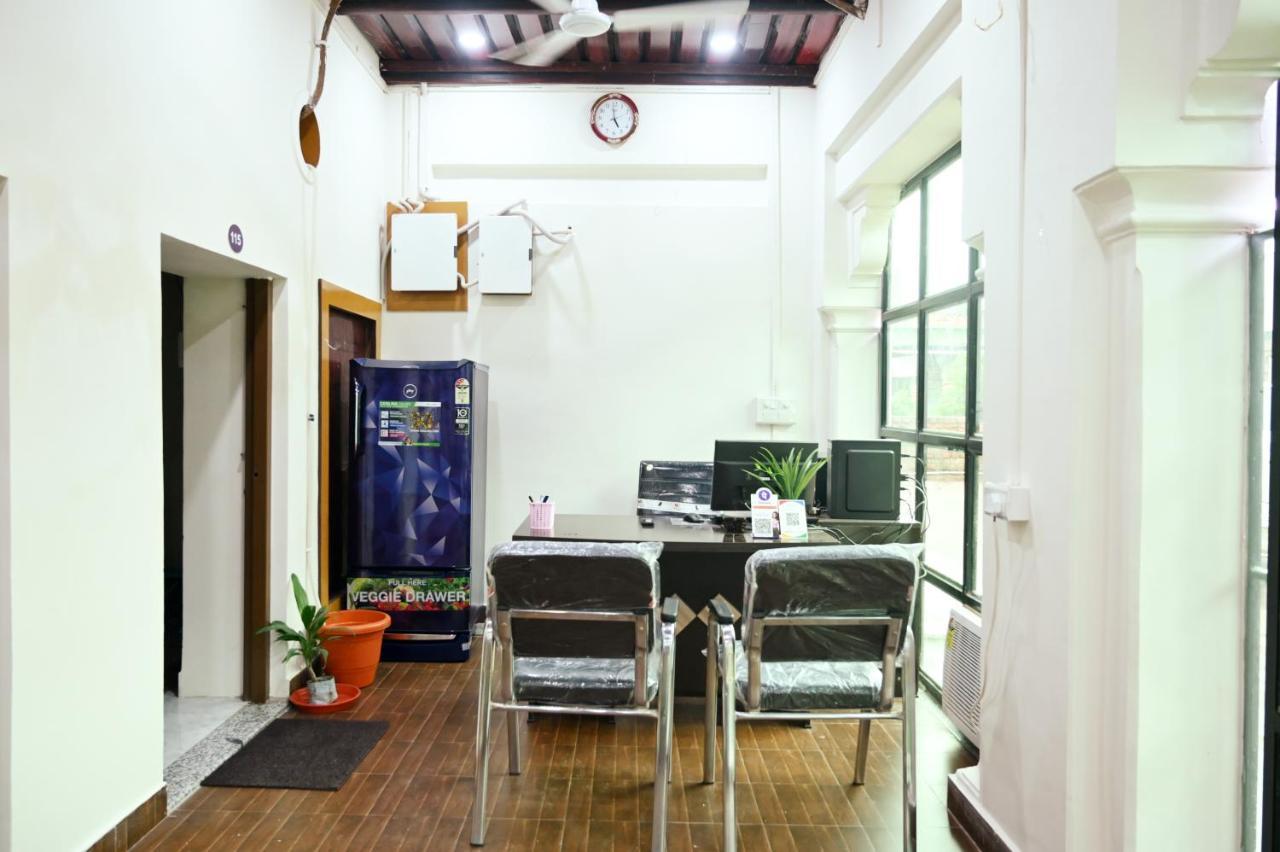 The Hotel Ambassador Inn Varanasi Esterno foto