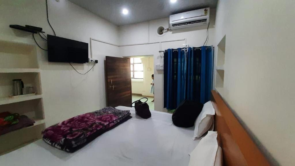 The Hotel Ambassador Inn Varanasi Esterno foto